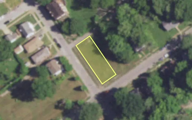 Aerial view of 5203 ROBIN AV — vacant lot, St. Louis with approximate parcel outline