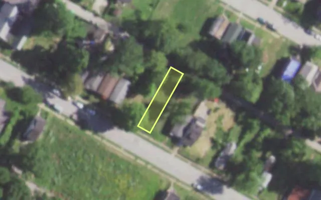 Aerial view of 5545 LABADIE AV — vacant lot, St. Louis with approximate parcel outline