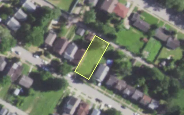 Aerial view of 5839 SALOMA AV — vacant lot, St. Louis with approximate parcel outline