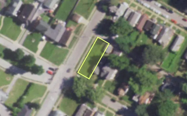 Aerial view of 6071 GARESCHE AV — vacant lot, St. Louis with approximate parcel outline