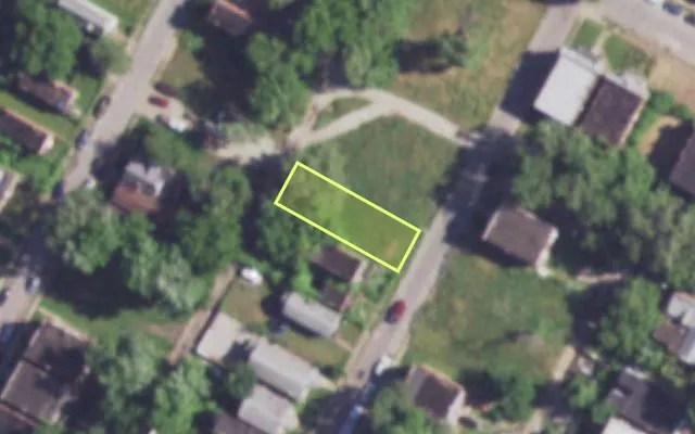 Aerial view of 3139 N SARAH ST — vacant lot, St. Louis with approximate parcel outline