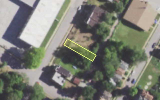Aerial view of 1368 CLARA AV — vacant lot, St. Louis with approximate parcel outline