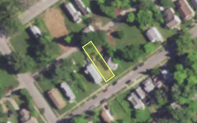 Aerial view of 4917 DAVISON AV — vacant lot, St. Louis with approximate parcel outline