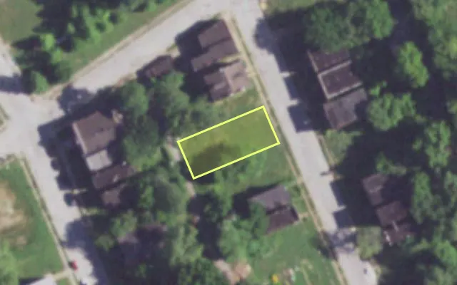 Aerial view of 4427 N 20TH ST — vacant lot, St. Louis with approximate parcel outline
