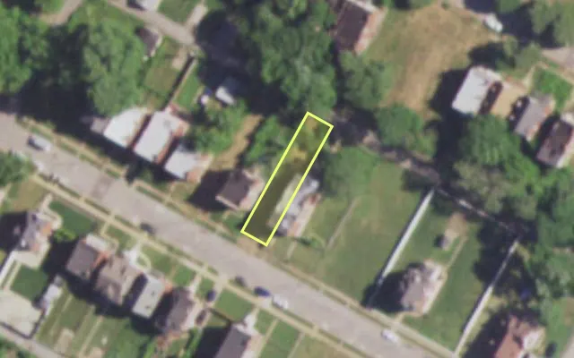 Aerial view of 4447 GREER AV — vacant lot, St. Louis with approximate parcel outline