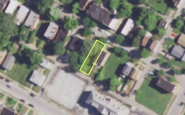 Aerial view of 4426 FARLIN AV — vacant lot, St. Louis with approximate parcel outline