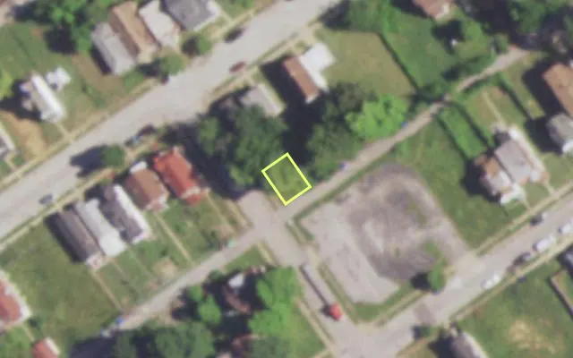Aerial view of 5381 PRANGE AV — vacant lot, St. Louis with approximate parcel outline
