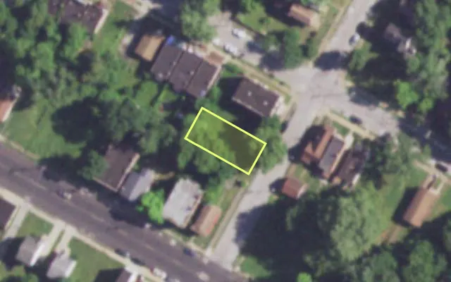Aerial view of 4165 CLAY AV — vacant lot, St. Louis with approximate parcel outline
