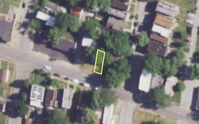 Aerial view of 2645 ARSENAL ST — vacant lot, St. Louis with approximate parcel outline
