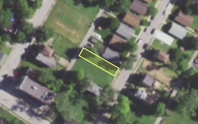 Aerial view of 1421 BLACKSTONE AV — vacant lot, St. Louis with approximate parcel outline