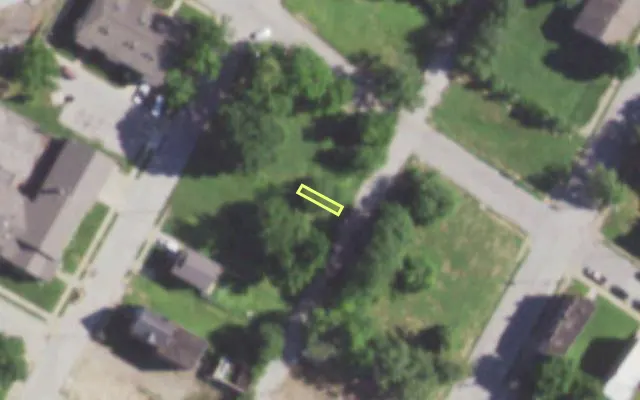 Aerial view of 1568 IRVING AV — vacant lot, St. Louis with approximate parcel outline
