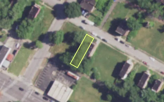 Aerial view of 4060 ALDINE AV — vacant lot, St. Louis with approximate parcel outline