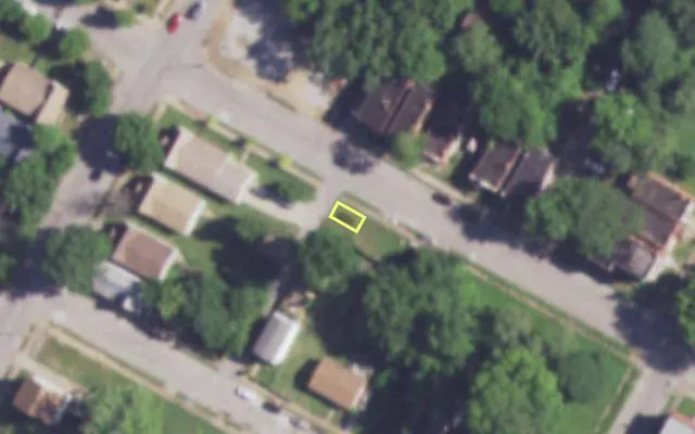 Aerial view of 4328 KOSSUTH AV — vacant lot, St. Louis with approximate parcel outline