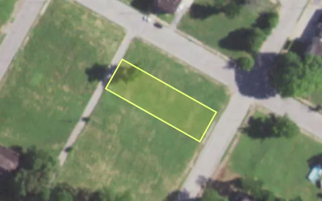 Aerial view of 1971 BURD AV — vacant lot, St. Louis with approximate parcel outline