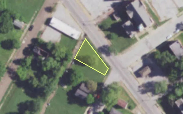 Aerial view of 3724 W FLORISSANT AV — vacant lot, St. Louis with approximate parcel outline