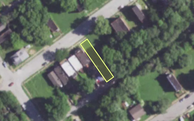 Aerial view of 1908 DESOTO AV — vacant lot, St. Louis with approximate parcel outline
