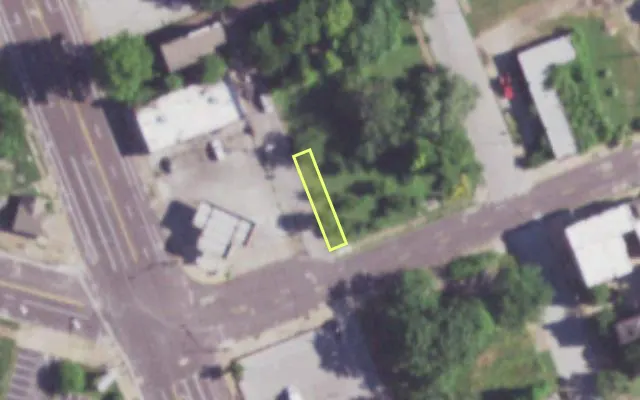 Aerial view of 1451 ST LOUIS AV — vacant lot, St. Louis with approximate parcel outline