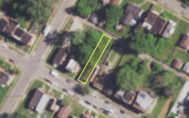Aerial view of 4619 LABADIE AV — vacant lot, St. Louis with approximate parcel outline
