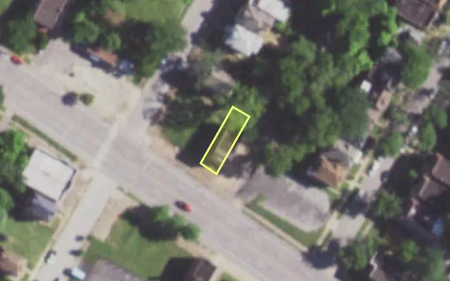 Aerial view of 5645 PAGE BLVD — vacant lot, St. Louis with approximate parcel outline