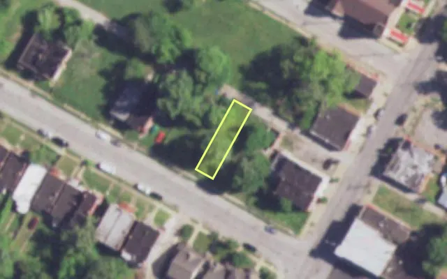 Aerial view of 4415 LEE AV — vacant lot, St. Louis with approximate parcel outline