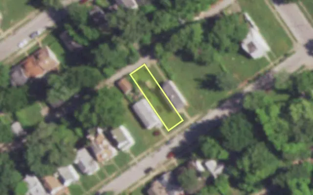 Aerial view of 4953 GENEVIEVE AV — vacant lot, St. Louis with approximate parcel outline