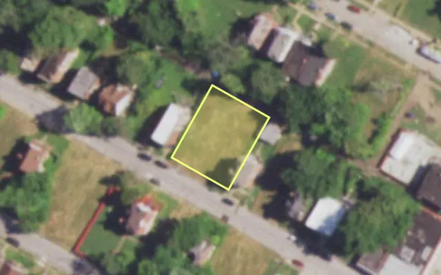 Aerial view of 4735 CUPPLES PL — vacant lot, St. Louis with approximate parcel outline