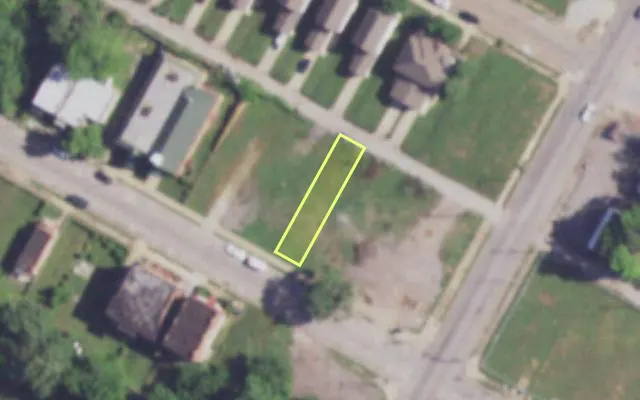 Aerial view of 3915 NORTH MARKET ST — vacant lot, St. Louis with approximate parcel outline
