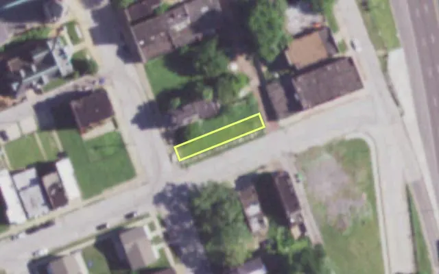 Aerial view of 3500 N 14TH ST — vacant lot, St. Louis with approximate parcel outline