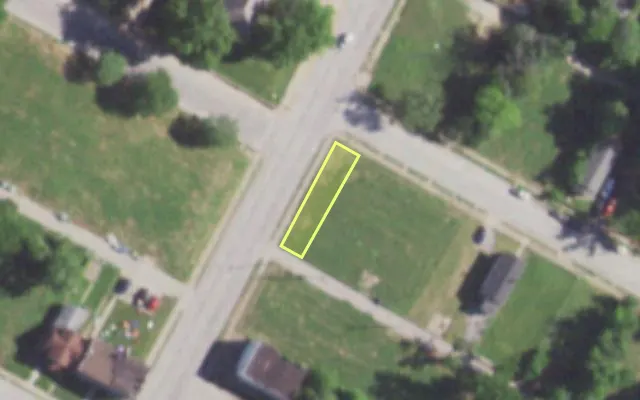 Aerial view of 5762 KENNERLY AV — vacant lot, St. Louis with approximate parcel outline