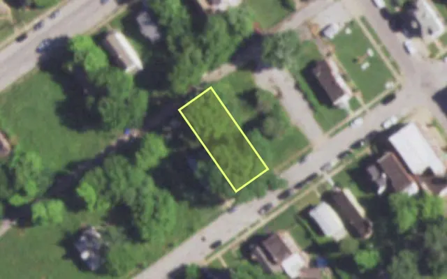 Aerial view of 5367 GERALDINE AV — vacant lot, St. Louis with approximate parcel outline