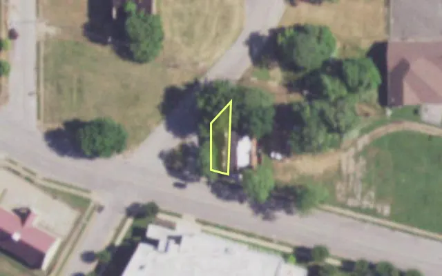 Aerial view of 3205 CASS AV — vacant lot, St. Louis with approximate parcel outline