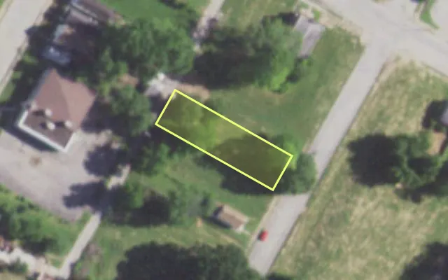 Aerial view of 2853 SEMPLE AV — vacant lot, St. Louis with approximate parcel outline