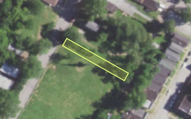 Aerial view of 2846 ARLINGTON AV — vacant lot, St. Louis with approximate parcel outline