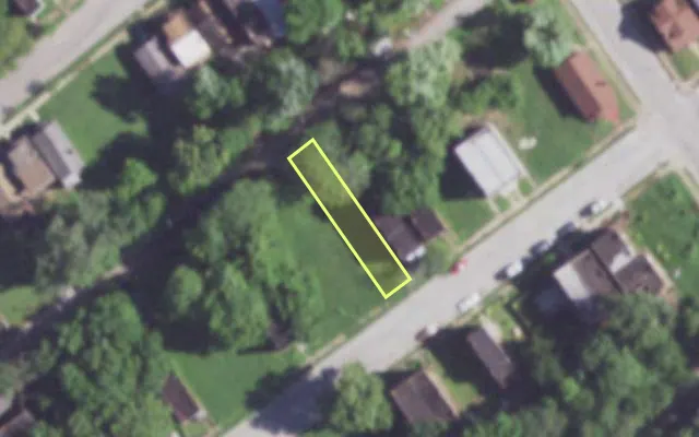 Aerial view of 1525 DESOTO AV — vacant lot, St. Louis with approximate parcel outline