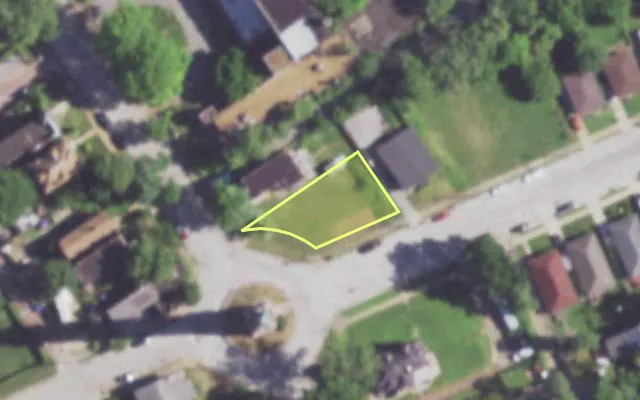 Aerial view of 4502 BLAIR AV — vacant lot, St. Louis with approximate parcel outline