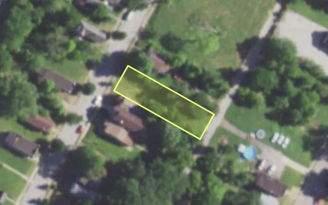Aerial view of 2722 SEMPLE AV — vacant lot, St. Louis with approximate parcel outline