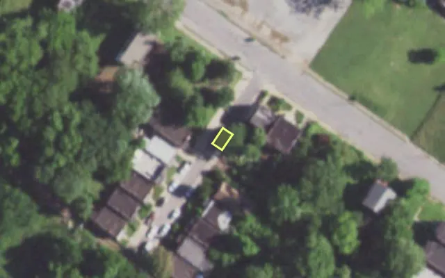 Aerial view of 5934 R WELLS AV — vacant lot, St. Louis with approximate parcel outline