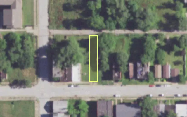 Aerial view of 2733 HOWARD ST — vacant lot, St. Louis with approximate parcel outline