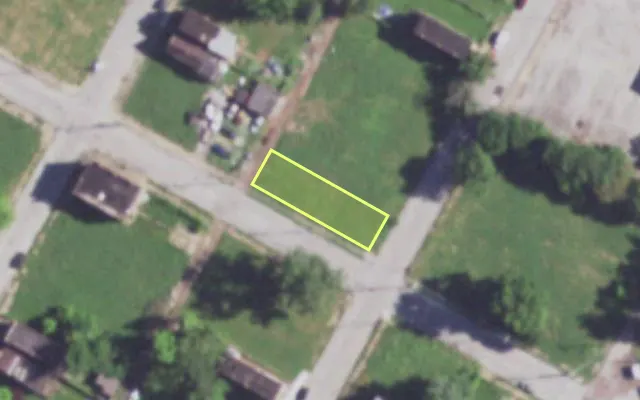 Aerial view of 4201 GROVE ST — vacant lot, St. Louis with approximate parcel outline
