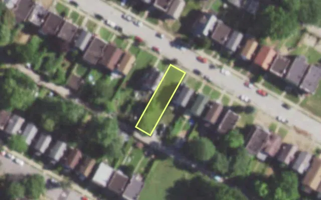 Aerial view of 5844 HIGHLAND AV — vacant lot, St. Louis with approximate parcel outline