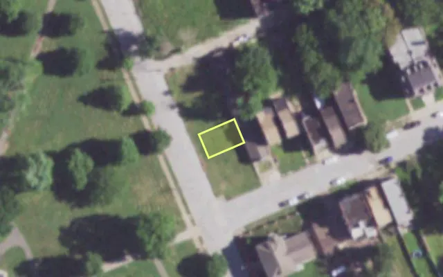 Aerial view of 3802 BLAIR AV — vacant lot, St. Louis with approximate parcel outline