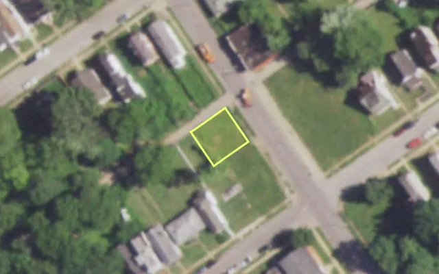 Aerial view of 5748 THEKLA AV — vacant lot, St. Louis with approximate parcel outline