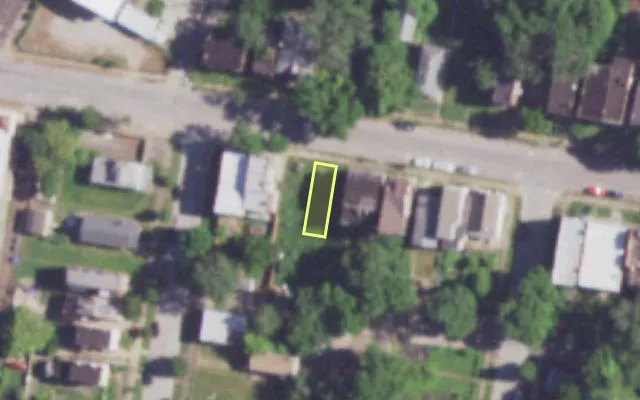 Aerial view of 2216 CHIPPEWA ST — vacant lot, St. Louis with approximate parcel outline