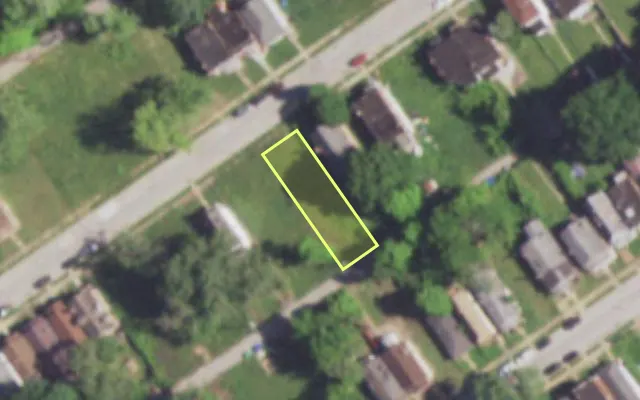Aerial view of 5044 ARLINGTON AV — vacant lot, St. Louis with approximate parcel outline