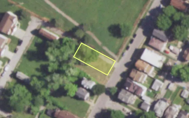 Aerial view of 4241 N EUCLID AV — vacant lot, St. Louis with approximate parcel outline