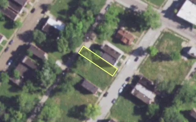 Aerial view of 4241 LINTON AV — vacant lot, St. Louis with approximate parcel outline