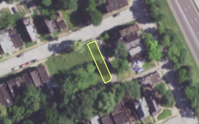 Aerial view of 1114 NEWHOUSE AV — vacant lot, St. Louis with approximate parcel outline
