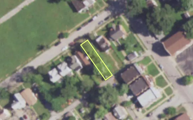 Aerial view of 4940 GERALDINE AV — vacant lot, St. Louis with approximate parcel outline