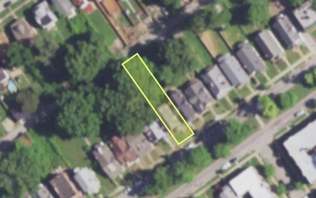 Aerial view of 5437 N KINGSHIGHWAY BLVD — vacant lot, St. Louis with approximate parcel outline