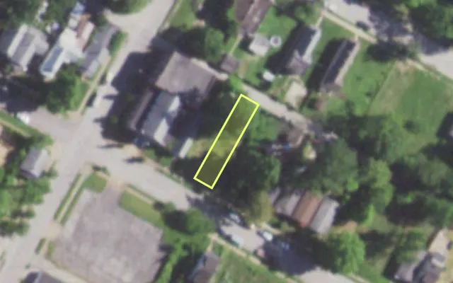Aerial view of 5569 LABADIE AV — vacant lot, St. Louis with approximate parcel outline